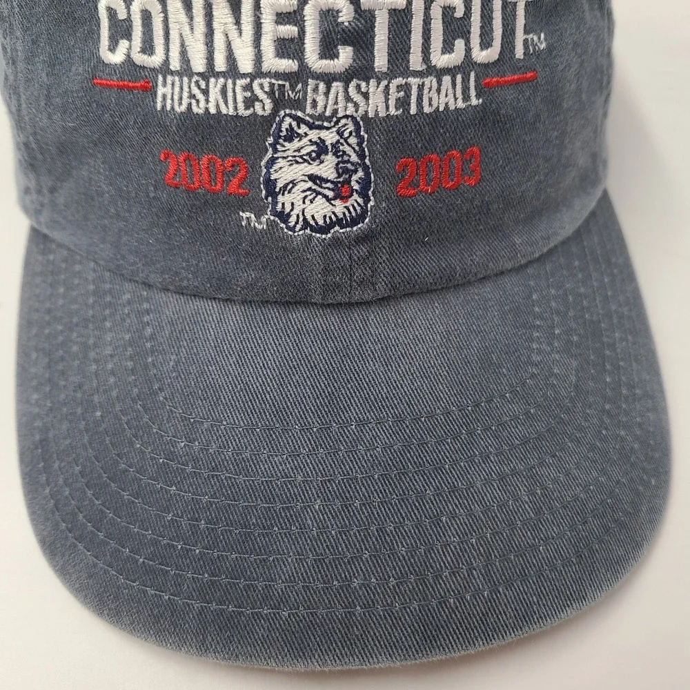 Vintage UConn Huskies Hat NCAA 2002 2003 Womens Basketball National Champions‎
